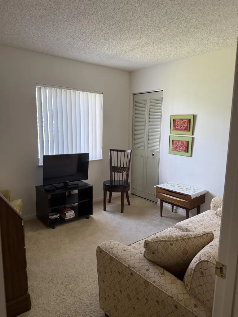 422 Pine Glen Lane Greenacres FL 33463