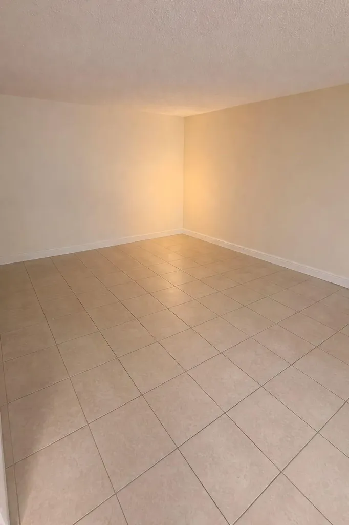 7910 Taft Street Pembroke Pines FL 33024