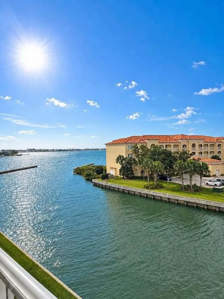 5 Harbour Isle Drive E Fort Pierce FL 34949