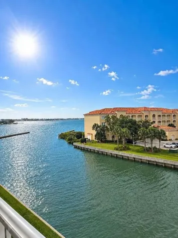 5 Harbour Isle Drive E Fort Pierce FL 34949