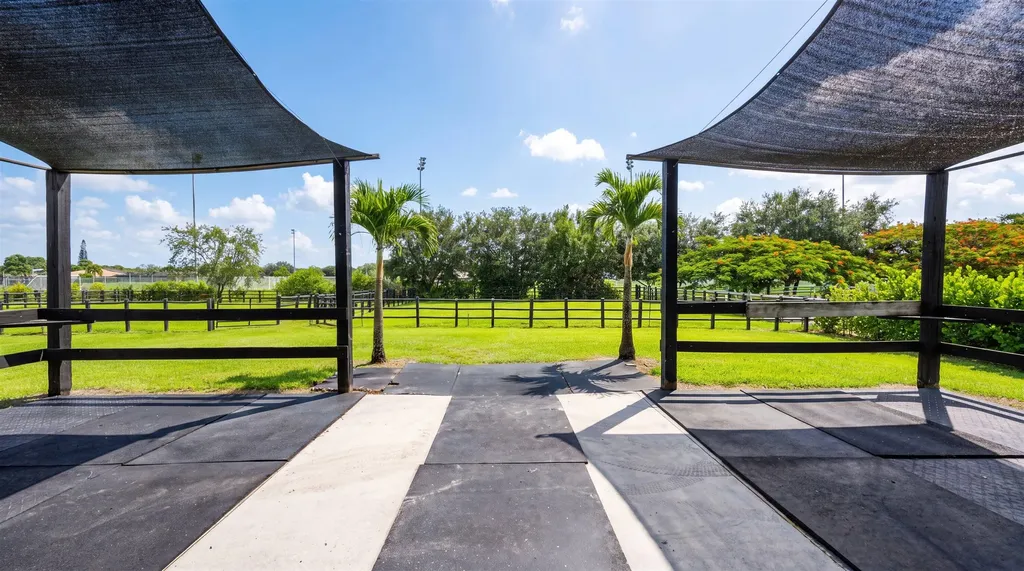 2808 Appaloosa Trail Wellington FL 33414