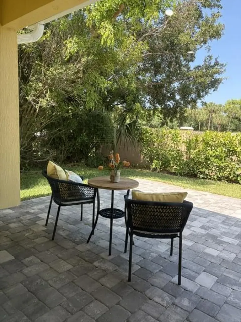 1805 Bridgepointe Circle Vero Beach FL 32967