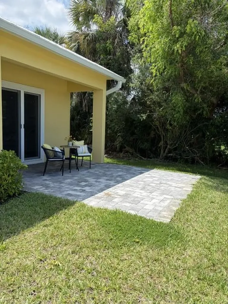 1805 Bridgepointe Circle Vero Beach FL 32967
