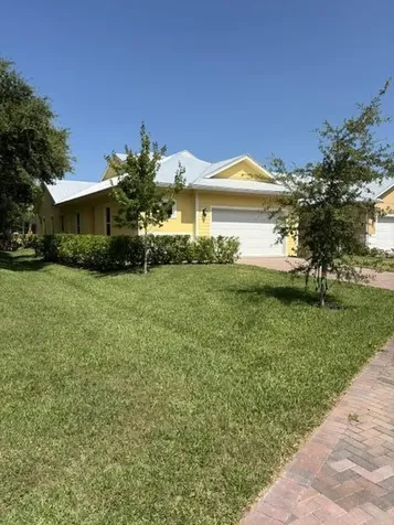 1805 Bridgepointe Circle Vero Beach FL 32967