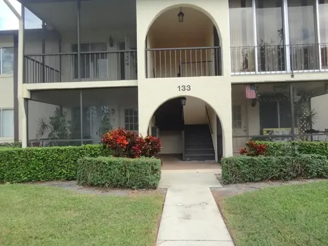 133 Lake Pine Circle Greenacres FL 33463