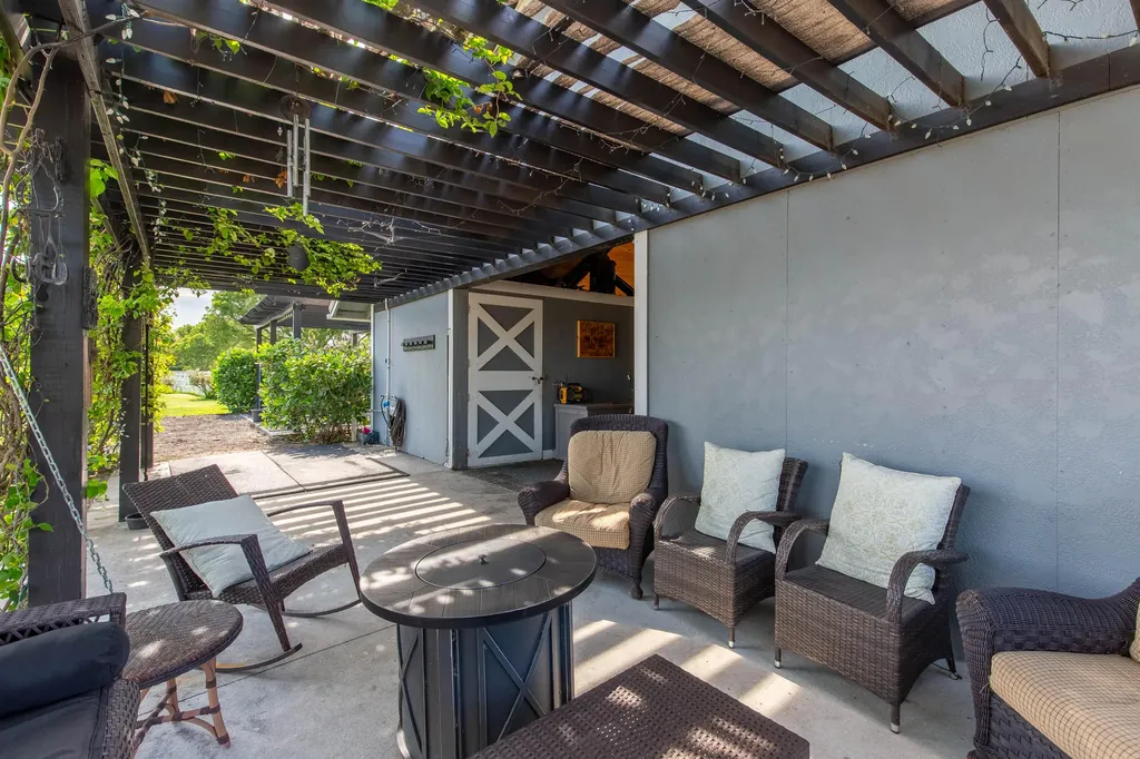 844 Arabian Drive Loxahatchee FL 33470