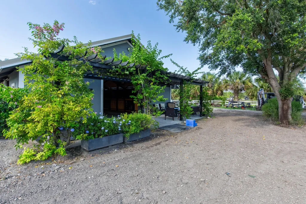 844 Arabian Drive Loxahatchee FL 33470