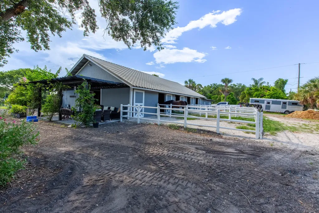 844 Arabian Drive Loxahatchee FL 33470