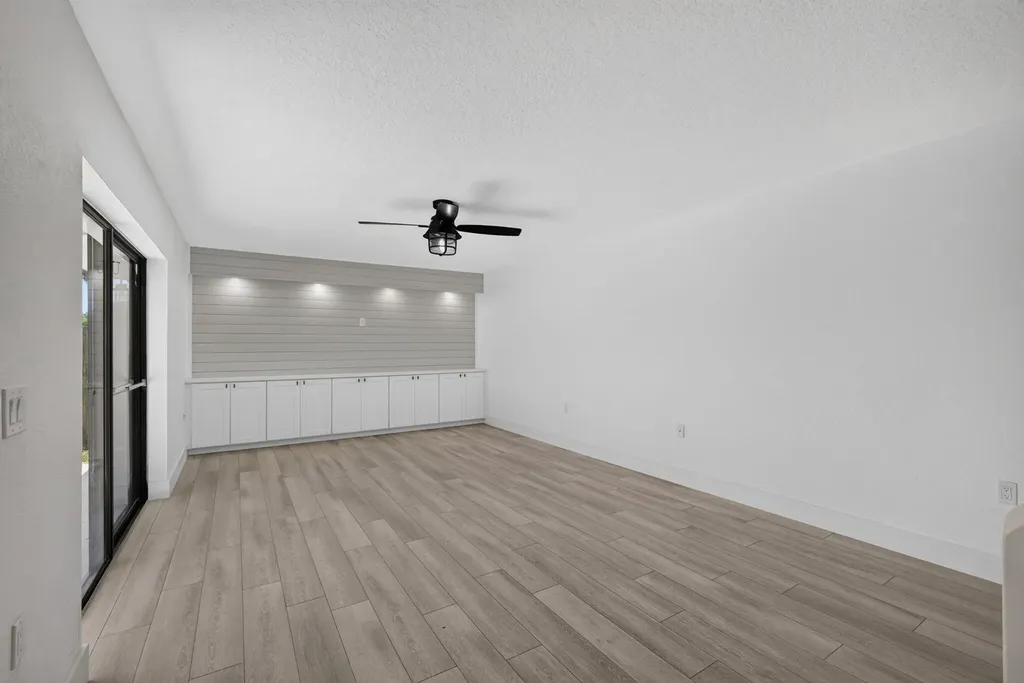 2101 21st Way West Palm Beach FL 33407
