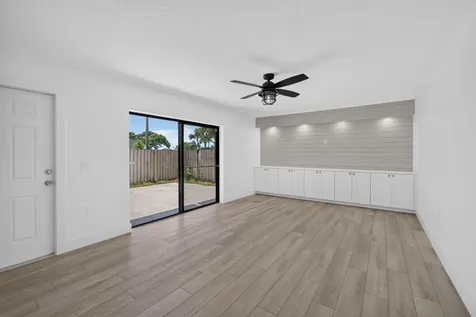 2101 21st Way West Palm Beach FL 33407