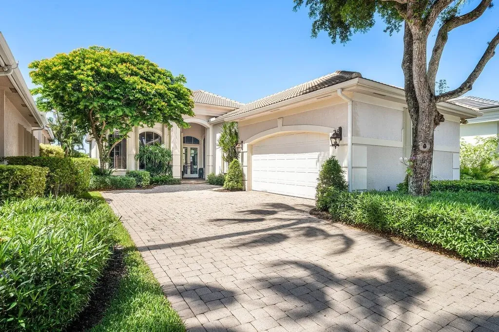 105 Island Cove Way Palm Beach Gardens FL 33418