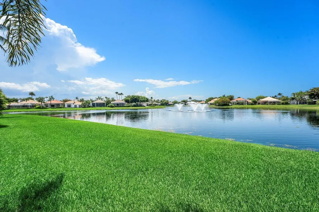 105 Island Cove Way Palm Beach Gardens FL 33418