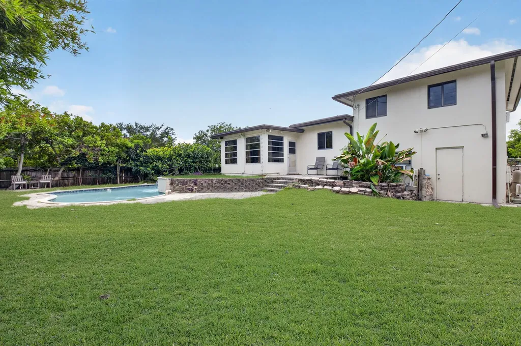 424 NW 12th Avenue Boca Raton FL 33486