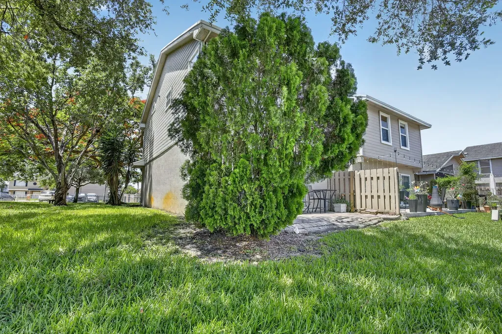 12175 NW 36th Place Sunrise FL 33323