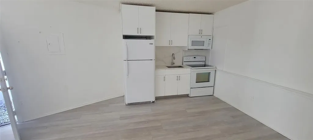 2417 Hayes Street Hollywood FL 33020