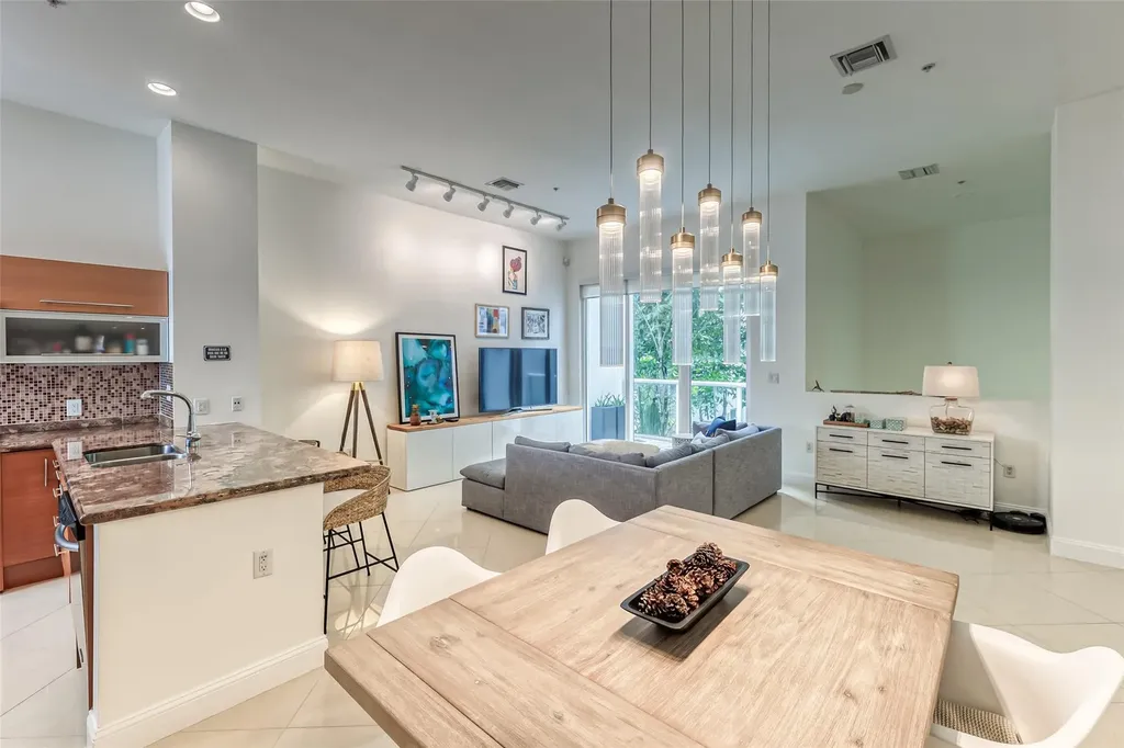 727 NE 4th Avenue Fort Lauderdale FL 33304