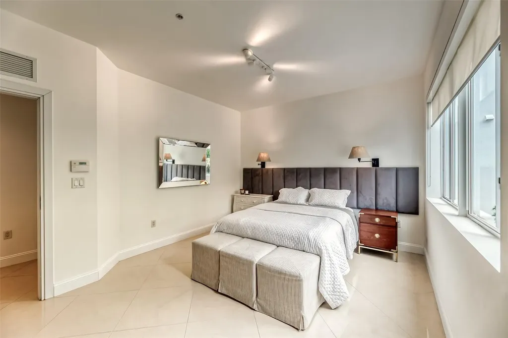 727 NE 4th Avenue Fort Lauderdale FL 33304