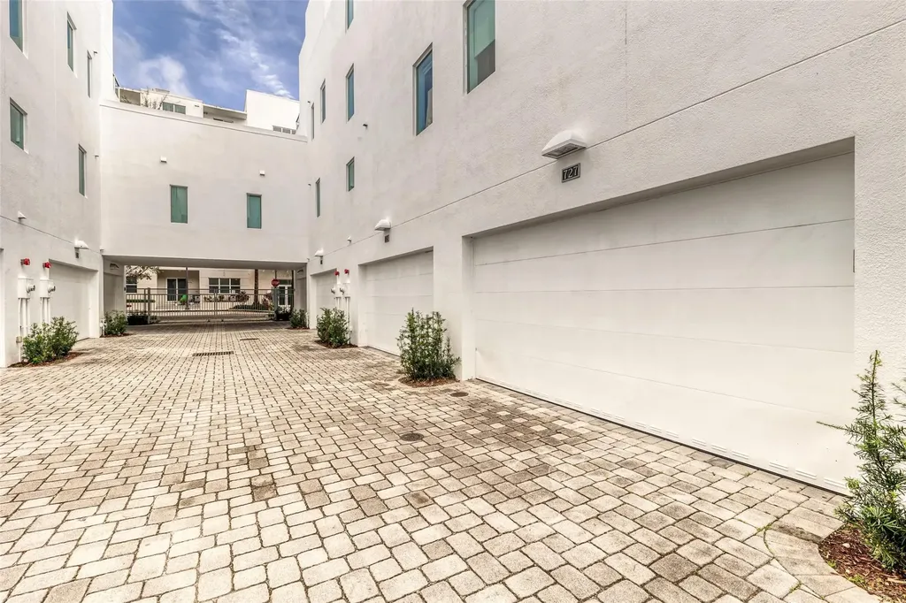 727 NE 4th Avenue Fort Lauderdale FL 33304