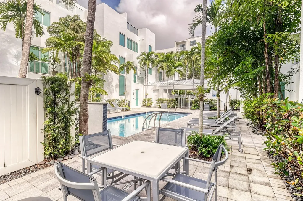 727 NE 4th Avenue Fort Lauderdale FL 33304