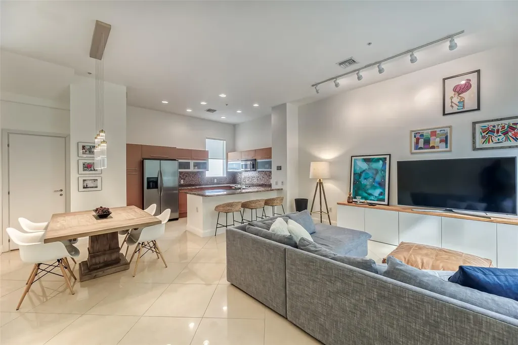 727 NE 4th Avenue Fort Lauderdale FL 33304