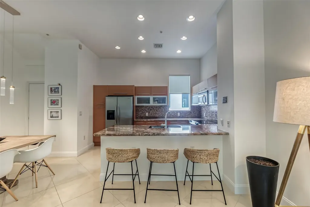 727 NE 4th Avenue Fort Lauderdale FL 33304