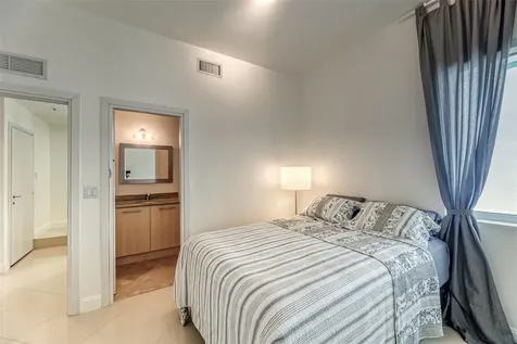 727 NE 4th Avenue Fort Lauderdale FL 33304