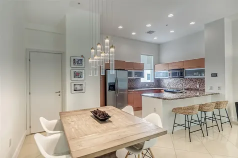 727 NE 4th Avenue Fort Lauderdale FL 33304