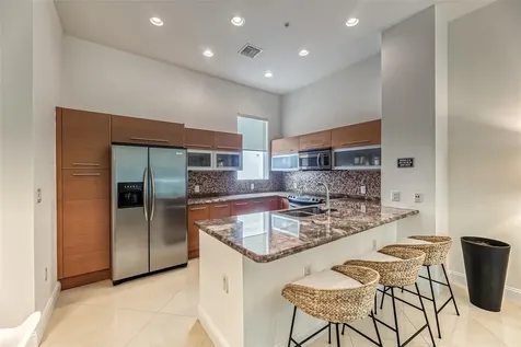 727 NE 4th Avenue Fort Lauderdale FL 33304