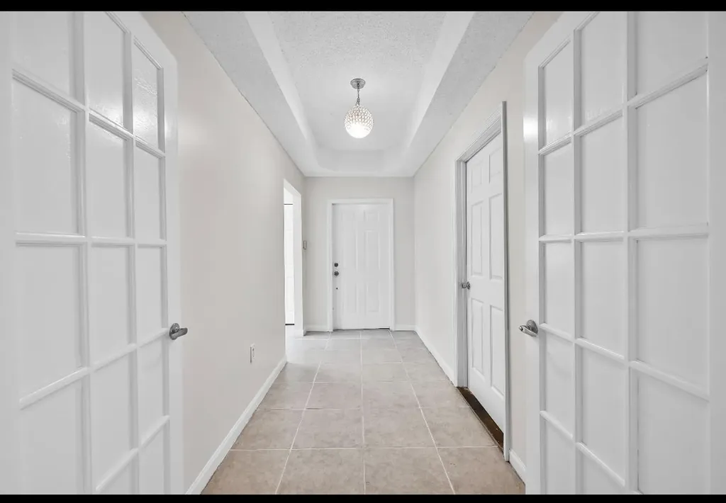 13761 N Garden Cove Circle Davie FL 33325