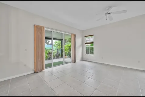 13761 N Garden Cove Circle Davie FL 33325