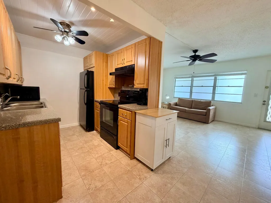 2090 Newport S Deerfield Beach FL 33442