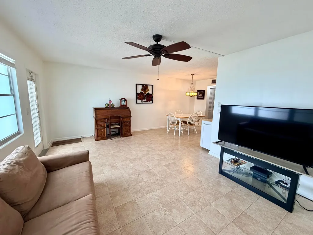 2090 Newport S Deerfield Beach FL 33442