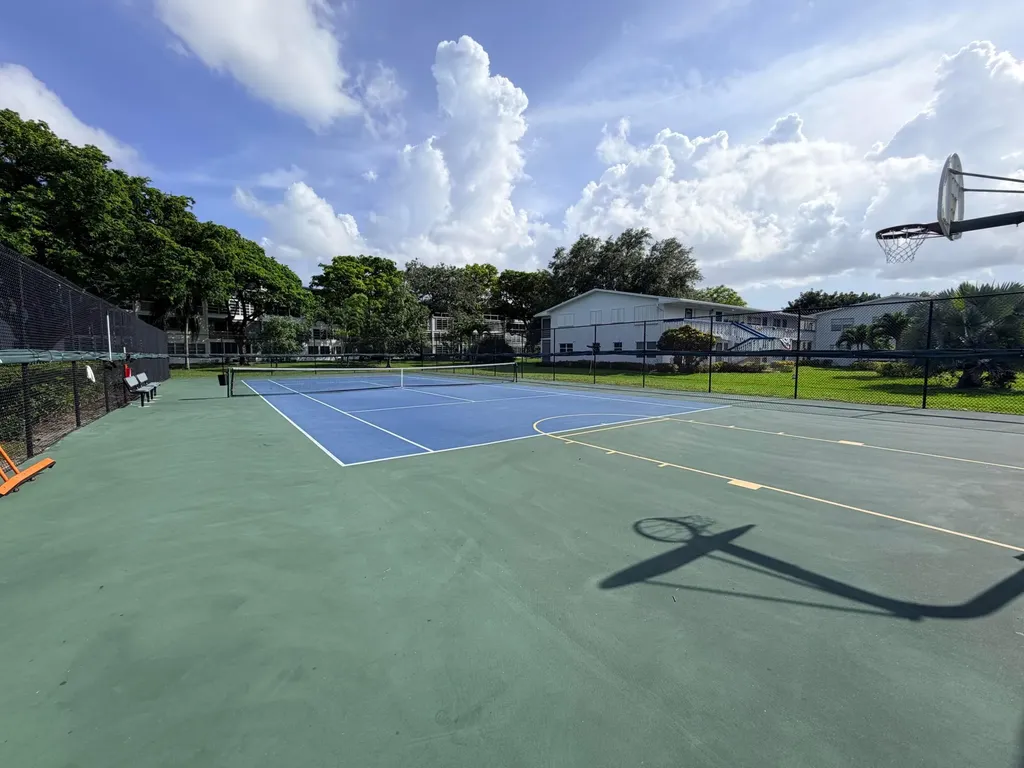 2090 Newport S Deerfield Beach FL 33442
