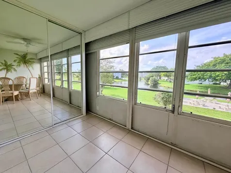 2090 Newport S Deerfield Beach FL 33442