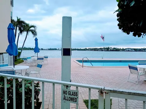 1810 New Palm Way Boynton Beach FL 33435