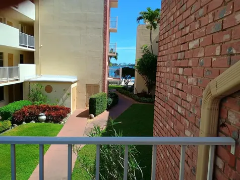1810 New Palm Way Boynton Beach FL 33435