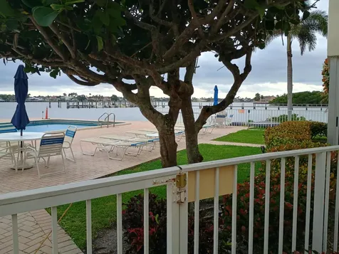 1810 New Palm Way Boynton Beach FL 33435
