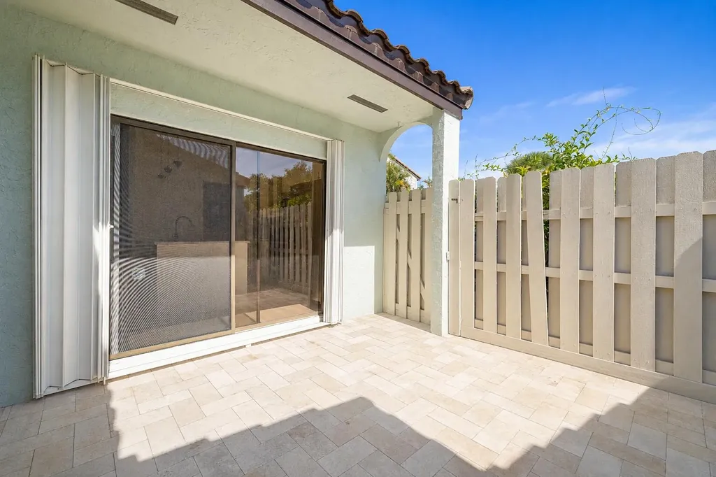 22354 Pineapple Walk Drive Boca Raton FL 33433
