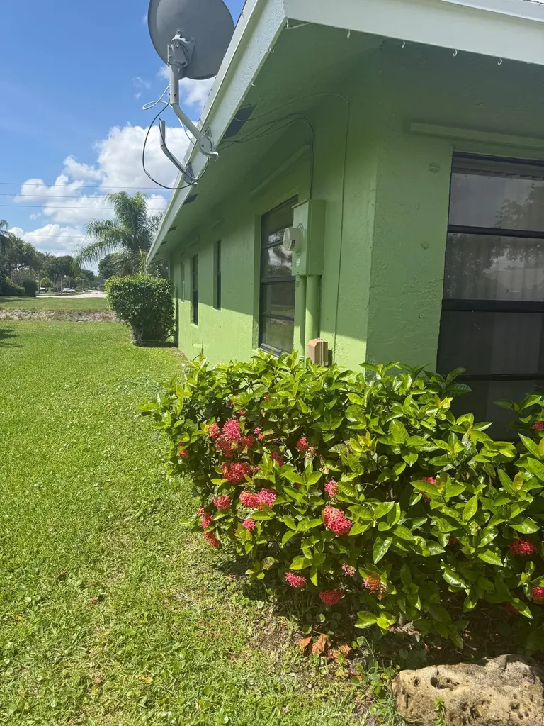 1463 Summit Run Circle West Palm Beach FL 33415