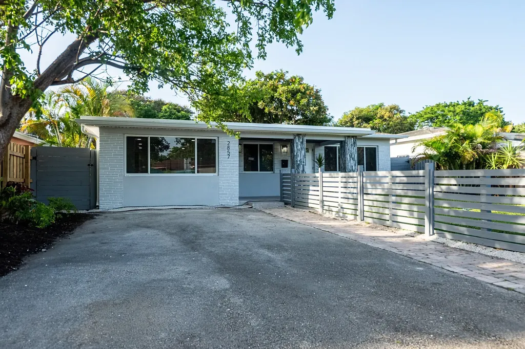 2857 Adams Street Hollywood FL 33020