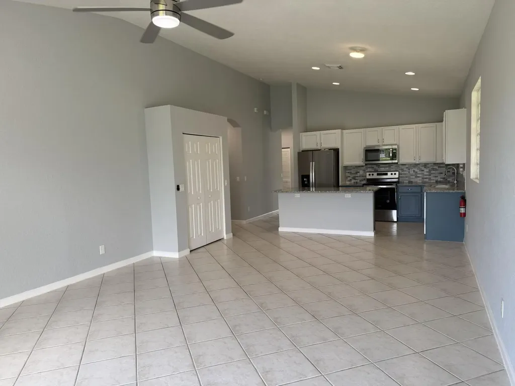 9084 Silver Glen Way Lake Worth FL 33467