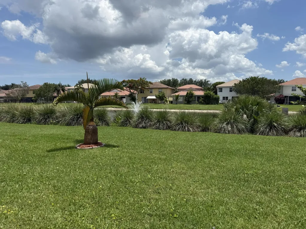 9084 Silver Glen Way Lake Worth FL 33467