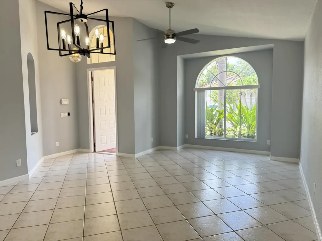 9084 Silver Glen Way Lake Worth FL 33467