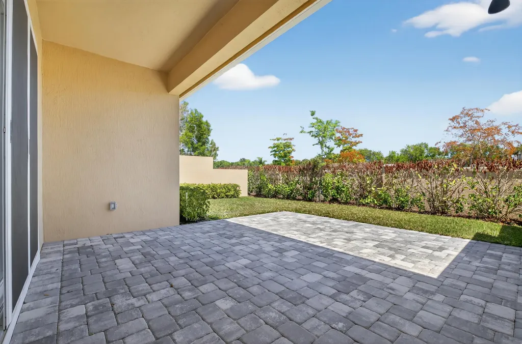 1805 Bridgepointe Circle Vero Beach FL 32967