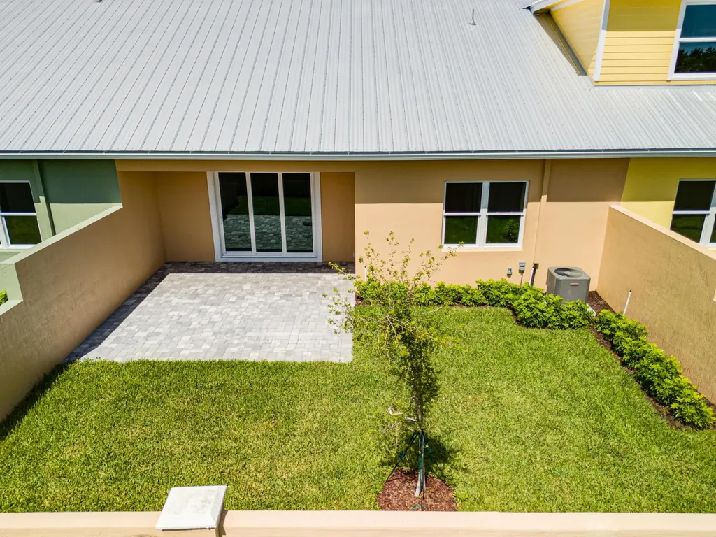 1805 Bridgepointe Circle Vero Beach FL 32967