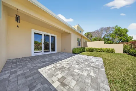 1805 Bridgepointe Circle Vero Beach FL 32967