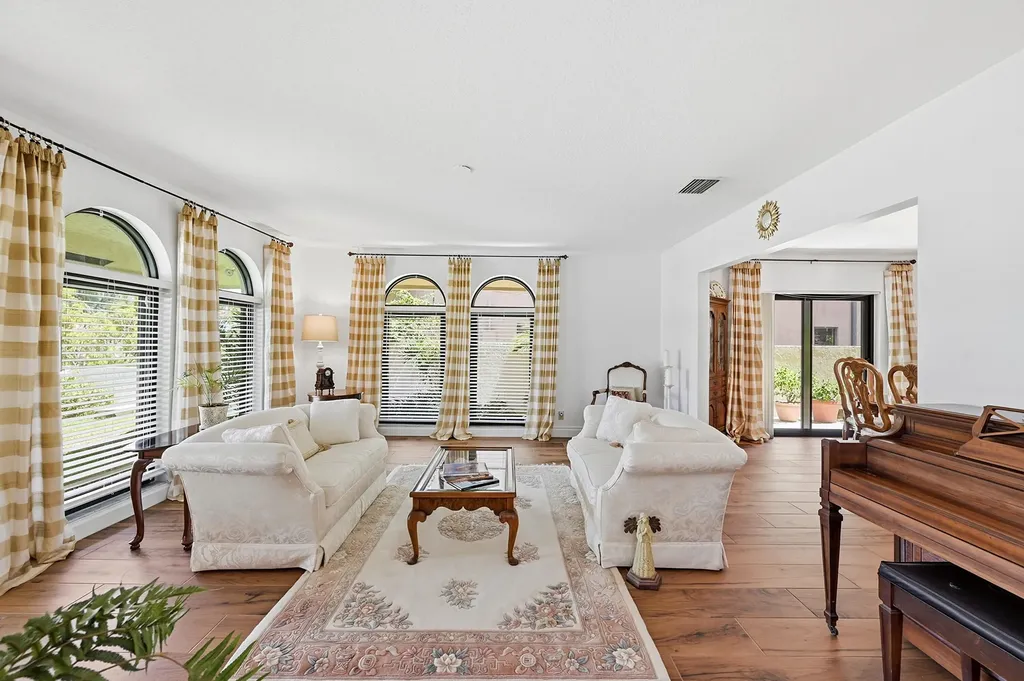 370 SE 13th Avenue Pompano Beach FL 33060