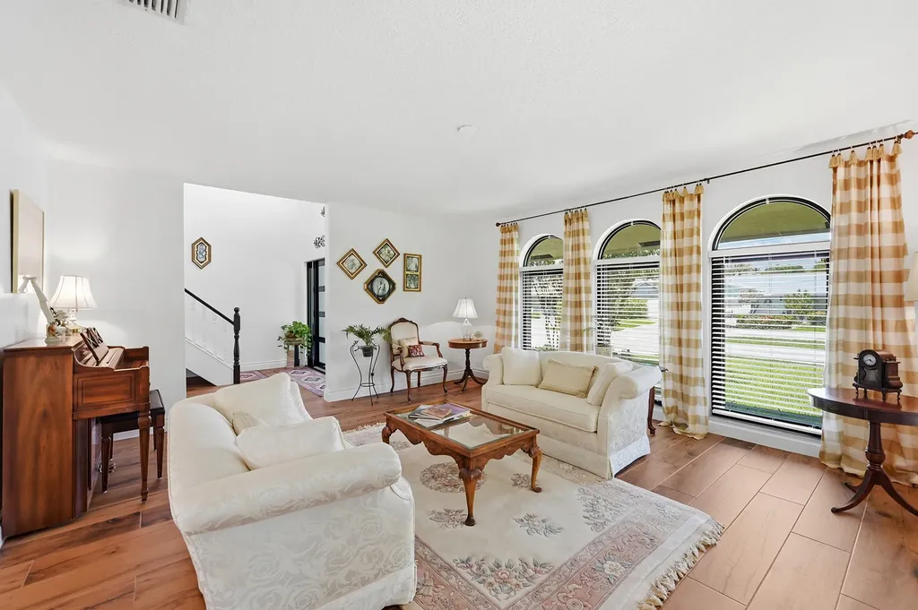 370 SE 13th Avenue Pompano Beach FL 33060
