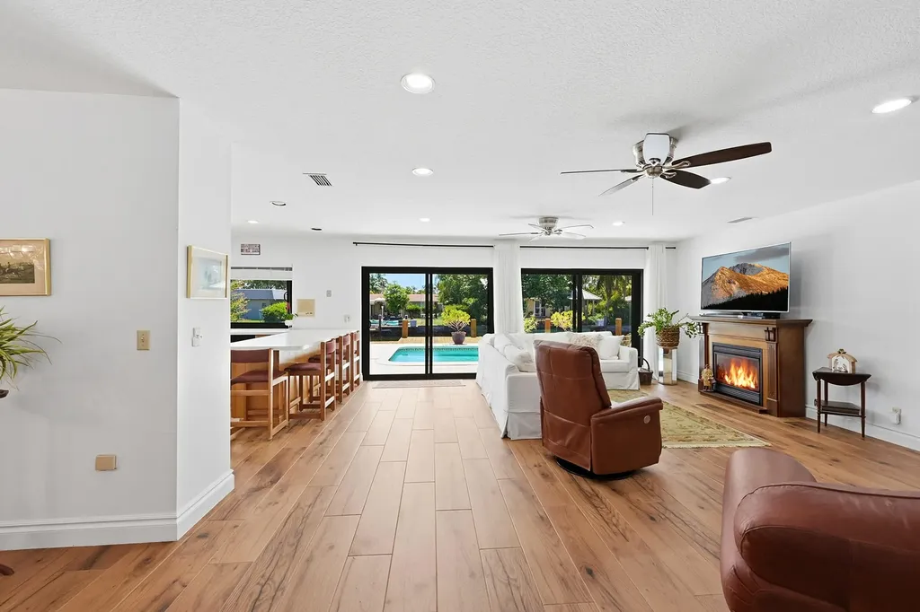 370 SE 13th Avenue Pompano Beach FL 33060