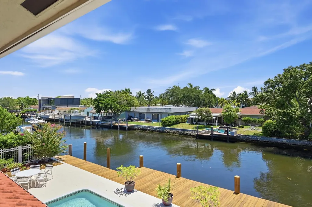 370 SE 13th Avenue Pompano Beach FL 33060